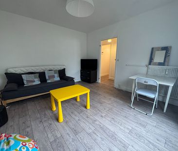 Location Appartement 1 pièce 30m² - Photo 2