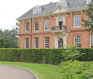 2 Bedrooms Flat to rent in The Mansion, Balls Park, Hertford SG13 | £ 450 - Photo 1