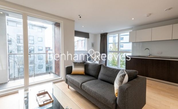 1 Bedroom flat to rent in Pump House Crescent, Brentford, TW8 - Photo 1