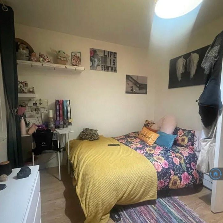 4 bedroom terraced house to rent - Photo 1