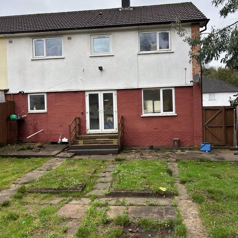 3 bedroom end of terrace house to rent - Photo 1