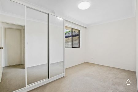 Charming 2-Bedroom Rental in Serene Marsfield Suburb! - Photo 2
