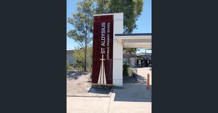 Stylish Brand New Duplex – Modern, Comfortable & Low Maintenance! - Photo 2