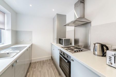 3 bedroom terraced house to rent - Photo 5