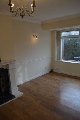 3 Bed Semi-Detached House, Queensthorpe Close, LS13 - Photo 1