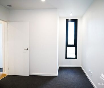 Brand New 2 BEDROOM 2 BATHROOM APARTMENT Close to everything - Photo 6