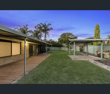 26 Skua Grove, Seville Grove, WA 6112 - Photo 3