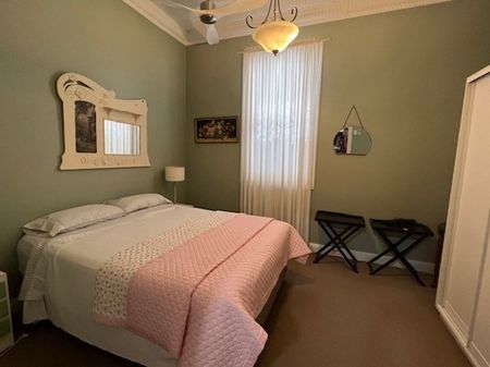 Located at the rear of the "Humble Coffee Shop" - Photo 3