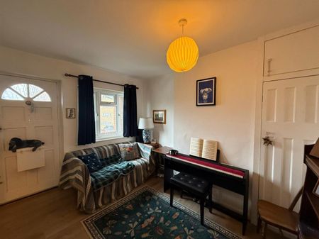 1 Bedroom Flat - Purpose Built To Let - Photo 3