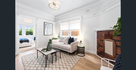 Modern Two Bedroom Art Deco Unit - Photo 2