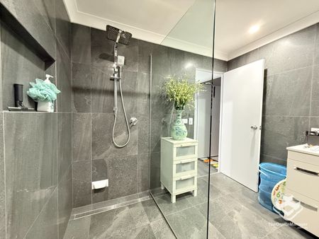 Recently Renovated Townhouse in a Convenient Zillmere Location - Photo 5