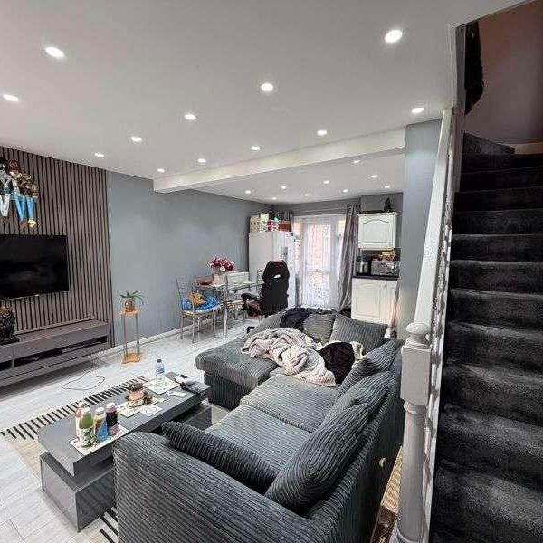 Weald Road, Uxbridge, UB10 - Photo 1