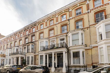 BILLS INCLUDED - Modern One-Bedroom in Cheniston Gardens, Kensington, London W8 - Photo 2