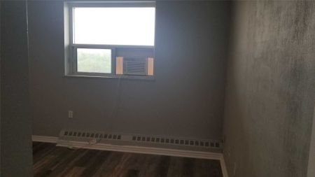 For Lease - 3577 Derry Road Unit# 611, Mississauga, Ontario - Photo 3