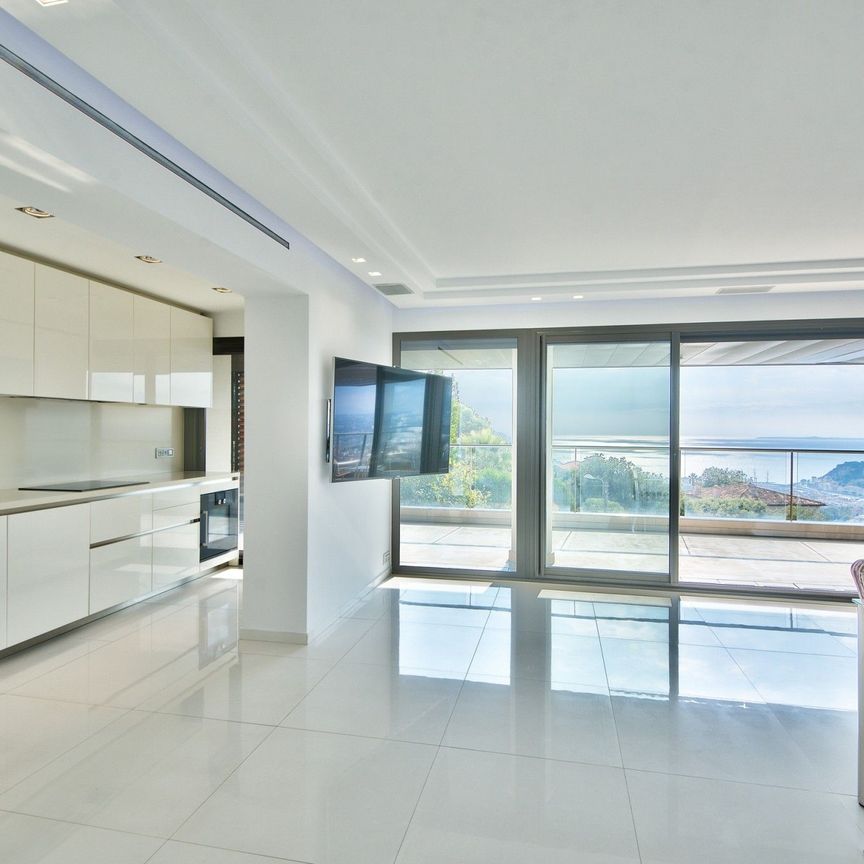 Location Appartement 5 pièces 148m² NICE 06300 - Photo 1