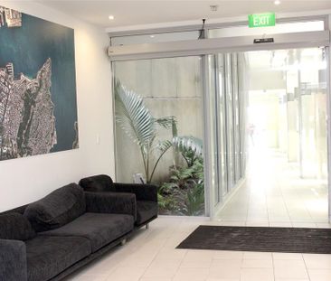 3 Bedroom Furnished Central City Apartment - Photo 4