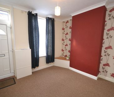 2 bed Mid Terraced House for Rent - Photo 2