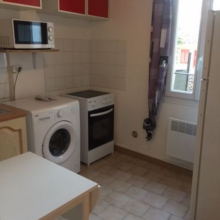 Location Appartement 2 pièces 44m² LA SEYNE SUR MER 83500 - Photo 4