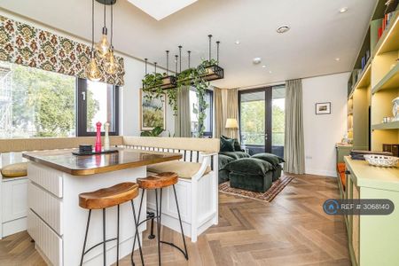 2 bedroom flat to rent - Photo 2