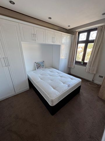 Room in a Shared House, Colombo Rd, IG1 - Photo 3