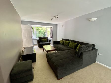 4 bedroom detached house to rent - Photo 3
