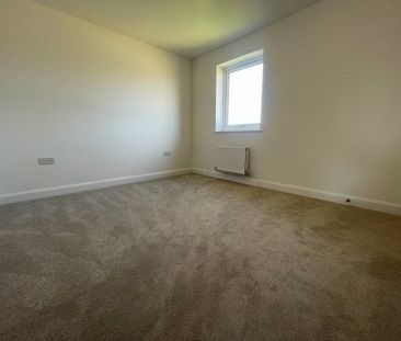 Hilltop Avenue, Ramsgate - Photo 1