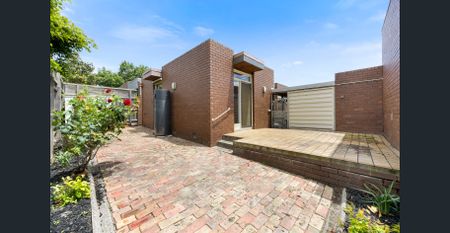 Effortless Living in a Blue-Chip Glen Iris Location - Photo 5