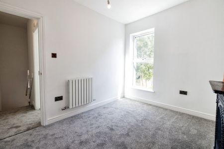 High Street - Photo 5