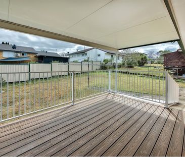 220 Broadwater Rd, Mansfield, Qld 4122 - Photo 2