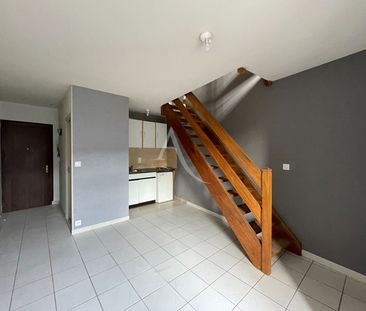 Location Appartement 2 pièces 35m² FONTENAY LE COMTE 85200 - Photo 1