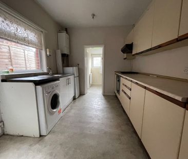 3 Bed Terraced House, Mortimer Road, SO19 - Photo 2