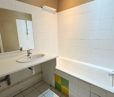 Location Appartement 4 pièces 134m² LYON 2ème - Photo 2