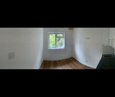 Studio Flat, Nether Street, N3 - Photo 1