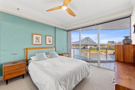 ARGUABLY THE CBDs FINEST RIVERFRONT COMPLEX 1 Bedroom Furnished - Photo 2