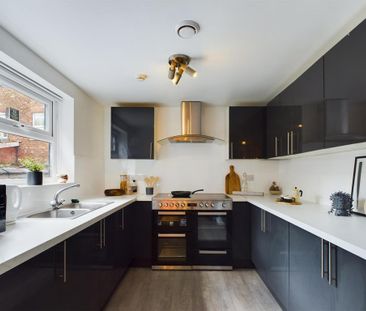 1 bedroom in a house share to rent - Photo 3