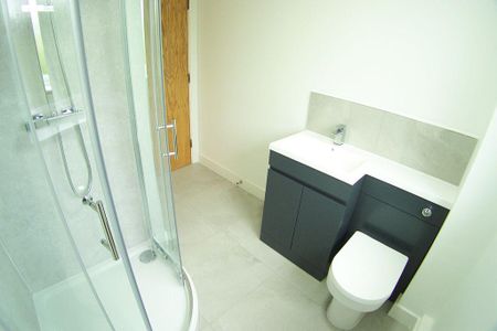 3 bedroom apartment to rent - Photo 3