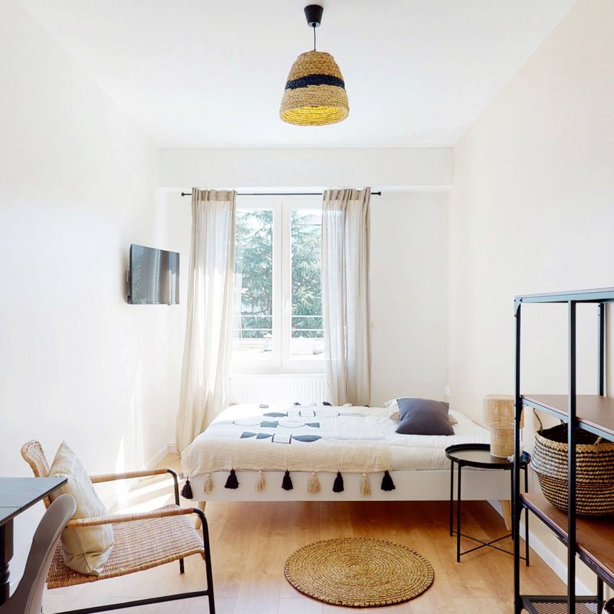 ST SEVER Roommate 4 Bedrooms at Rouen - Photo 2