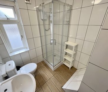 Room in a Shared Flat, Beeston Road, NG7 - Photo 1