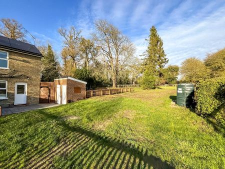 1 bedroom semi-detached house to rent - Photo 4