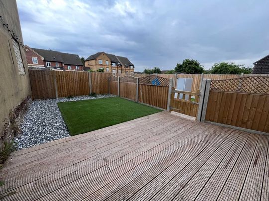 2 bed Terraced for rent - Photo 1