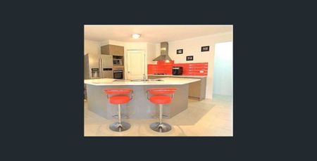 Spacious 4 Bedroom Family Home Plus Office/ Study! - Photo 5