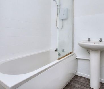 1 bedroom ground floor flat to rent - Photo 3