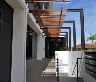 Two Bedroom, Aircon, Spacious & Boutique Unit - Photo 2