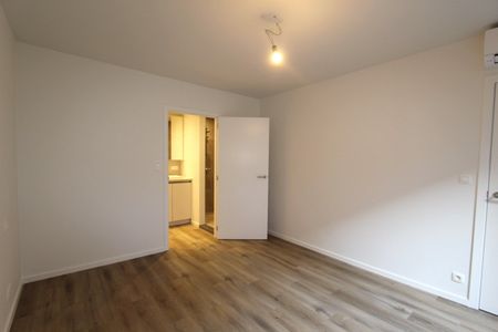 GELIJKVLOERS APPARTEMENT IN HET CENTRUM - Photo 5