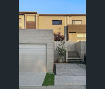 19 Huntington Street, Gledswood Hills, NSW 2557 - Photo 5