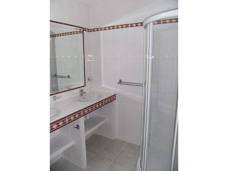 A LOUER - Charmante MAISON de VILLE - Photo 3