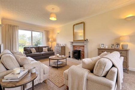 3 bedroom bungalow to rent - Photo 2