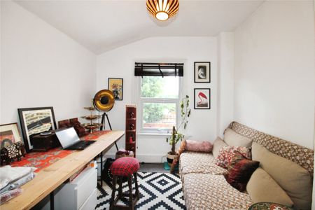 Garratt Lane, London, SW17 0PG - Photo 4