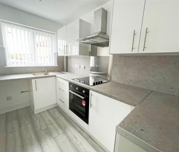 2 bedroom Town house to rent - Photo 4