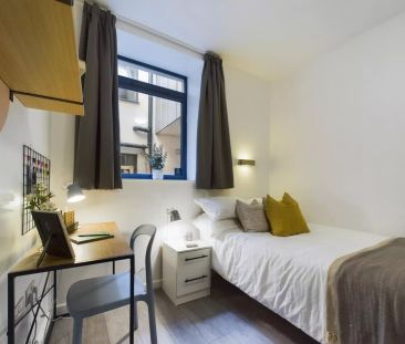 4 Bedroom House - Photo 3